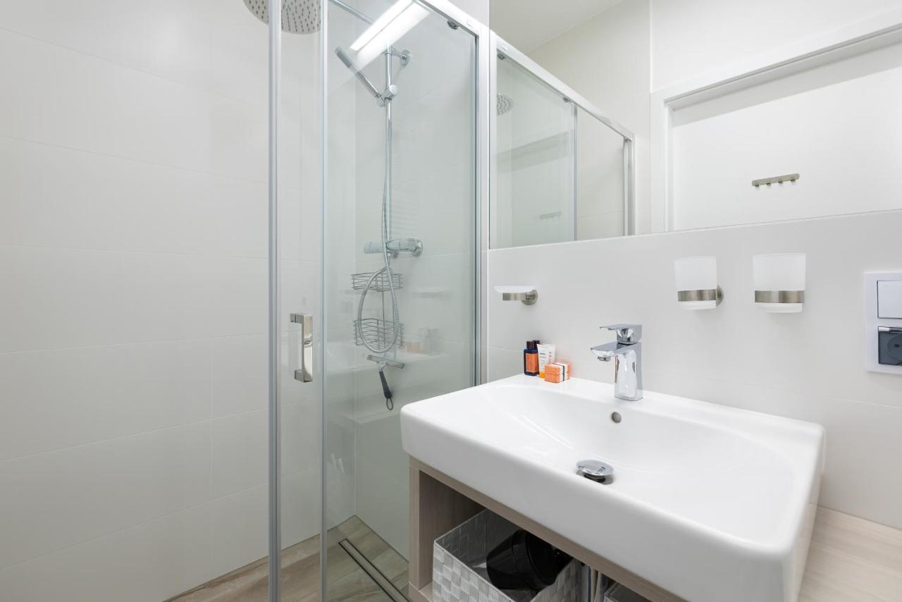 Platinium Apartment By Renters Prestige 레왈 외부 사진